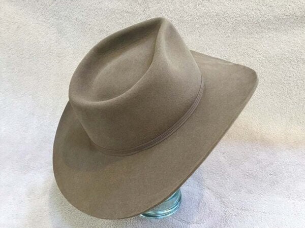 akubra hat